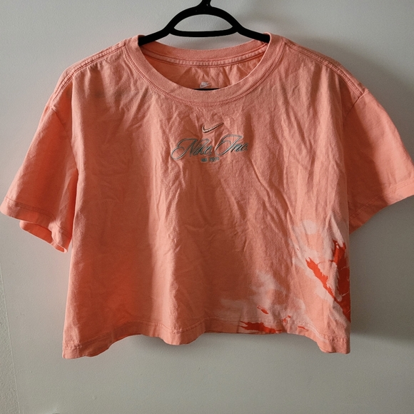 🔥The NIKE Tee Cropped Workout Tap SZ L - Picture 1 of 4